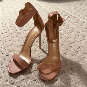Gianvito Rossi Nude Pink Stiletto Heels
